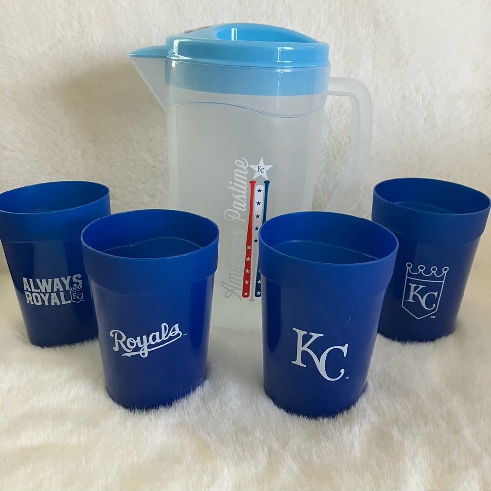 Kansas City Royals Pitcher & Cup Set